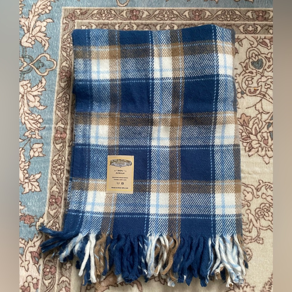 Faribault Woolen Mill Company Blue/Tan 100% Acrylic Stadium Throw Blanket